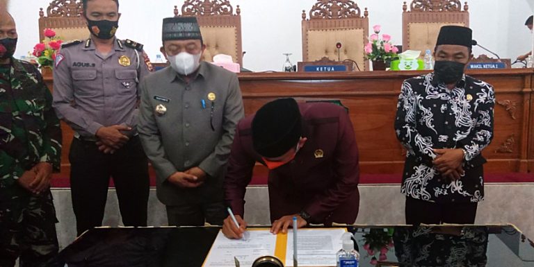 Paripurna DPRD Seluma, Pendapat Akhir Fraksi Tentang Raperda Pertanggungjawaban Pelaksanaan APBD Tahun Anggaran 2020 Paripurna DPRD Seluma, Pendapat Akhir Fraksi Tentang Raperda Pertanggungjawaban Pelaksanaan APBD Tahun Anggaran 2020