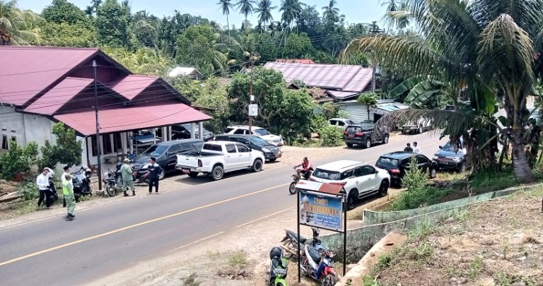 Masjid Rena Panjang Seluma Seketika Ramai, Ini Penyebabnya
