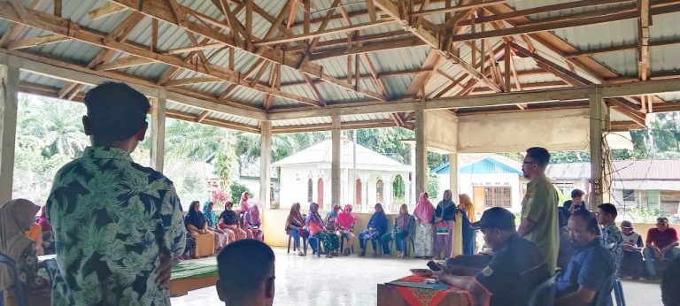 Pemdes Penago II Bagikan BLT-DD, Warga KPM Senyum Sumringah Pemdes Penago II Bagikan BLT-DD, Warga KPM Senyum Sumringah