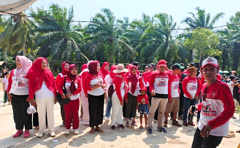 Kades Ujung Padang: Perlombaan HUT RI Dapat Dijadikan Perekat Kebersamaan Antar Warga Kades Ujung Padang: Perlombaan HUT RI Dapat Dijadikan Perekat Kebersamaan Antar Warga