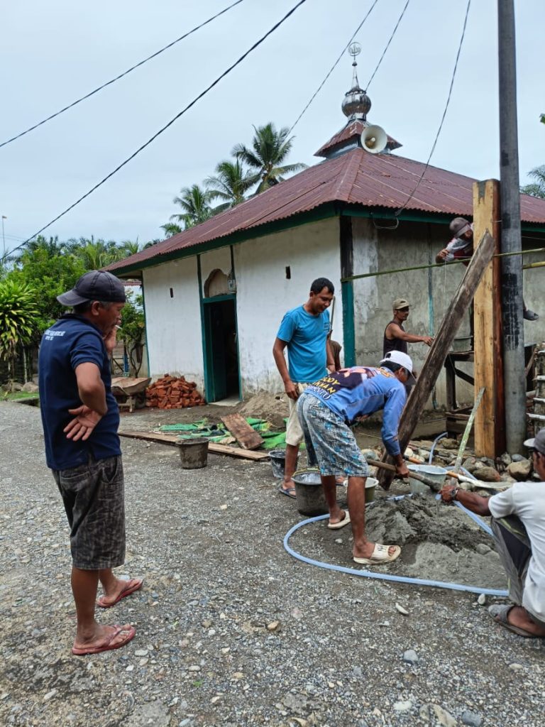 Solidaritas Gotong Royong Rehabilitas Masjid Nurul Iman Simbol Kekompakan Pengurus Masjid dan Jamaah Desa Napalan SA Solidaritas Gotong Royong Rehabilitas Masjid Nurul Iman Simbol Kekompakan Pengurus Masjid dan Jamaah Desa Napalan SA