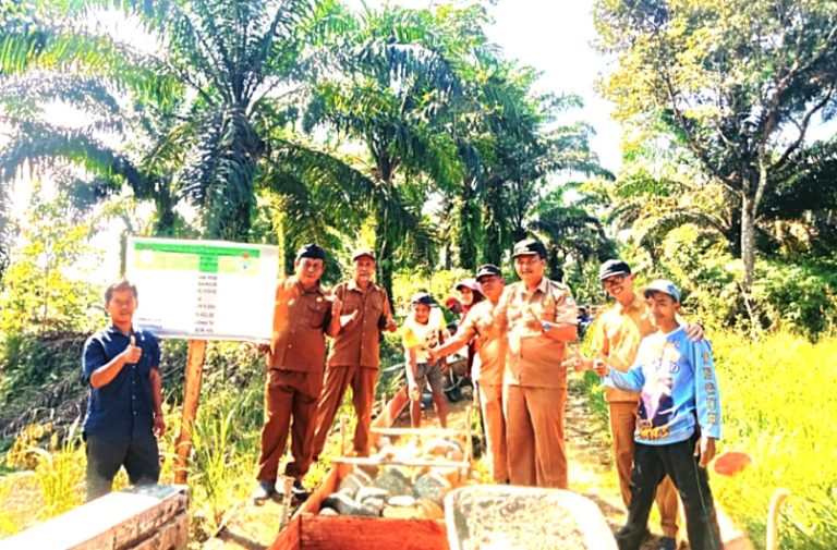 Titik Nol Jalan Rabat Beton Dusun II Resmi Dimulai, Kepala Desa Hargobinangun Tekankan Kualitas Dan Keterbukaan Titik Nol Jalan Rabat Beton Dusun II Resmi Dimulai, Kepala Desa Hargobinangun Tekankan Kualitas Dan Keterbukaan